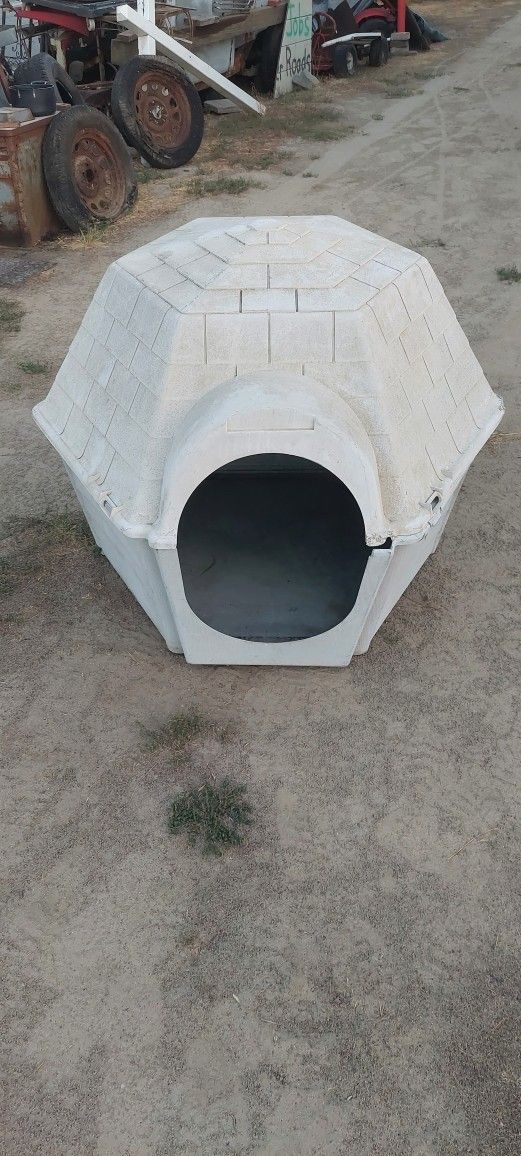 Large Dog House.