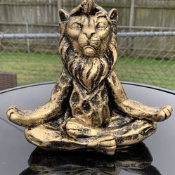 The Meditating Lion Statue 