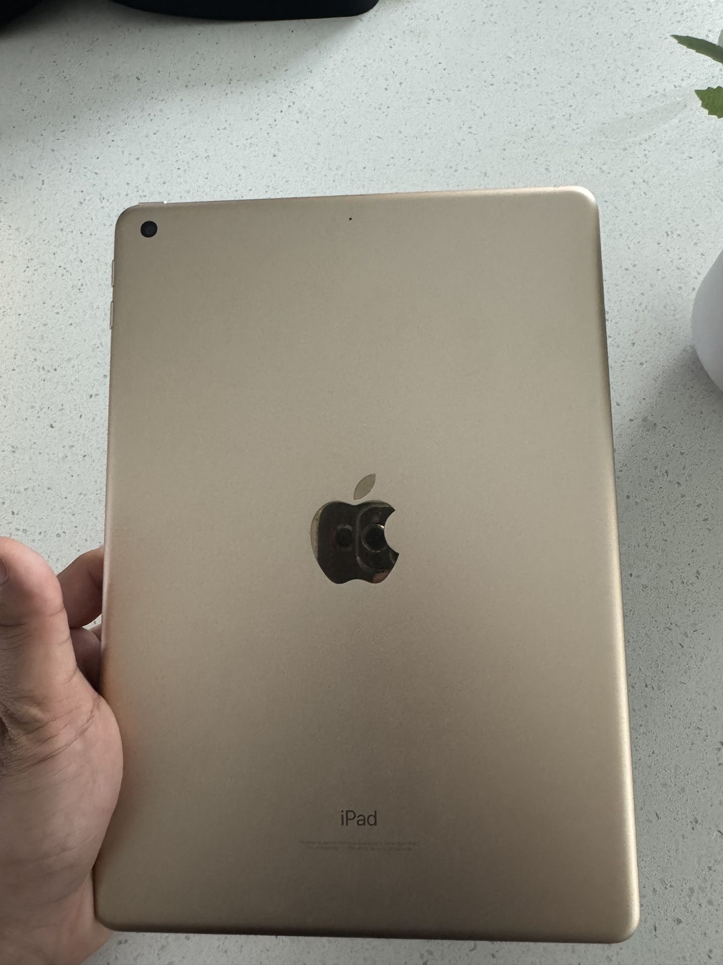 7th Gen Apple IPad