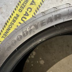 Size 21 Inch 305/30/21 Reqr 265/35/21 Front