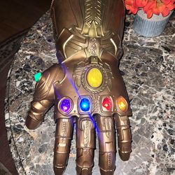 Like new Marvel Legends Series Infinity Gauntlet Articulated Electronic Fist