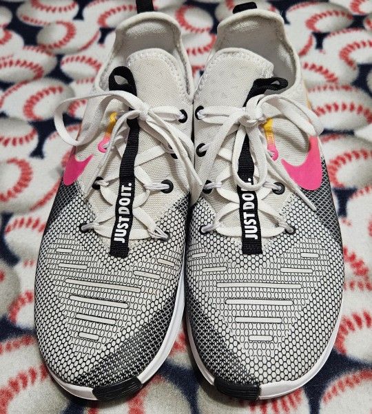 Used Women's Nike Free TR 8 Training Shoes, Women's Size 9.5