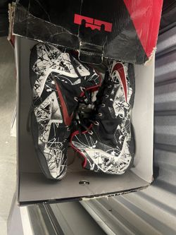 Lebron XI Graffiti Size 11.5 Men