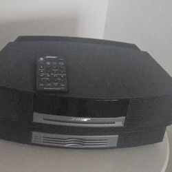 Bose Wave Music System Multi CD-Changer. Excellent Condition  PRICE IS FIRM