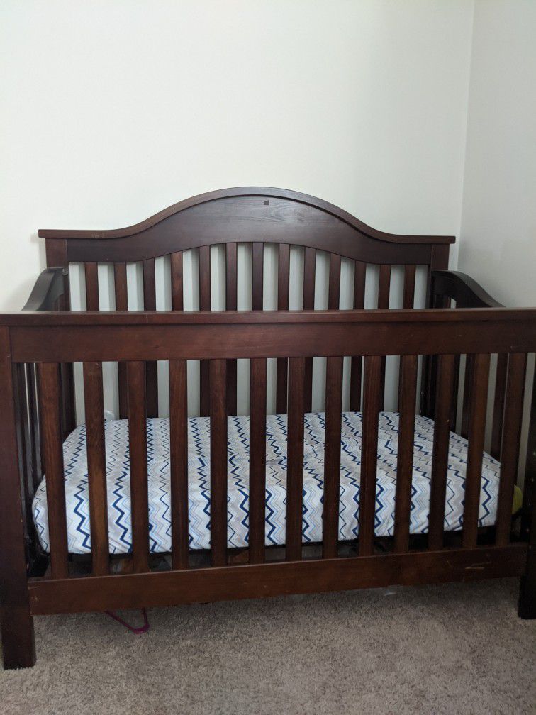 Baby Crib - DaVinci Jayden Crib + Crib Mattress + Portable Crib