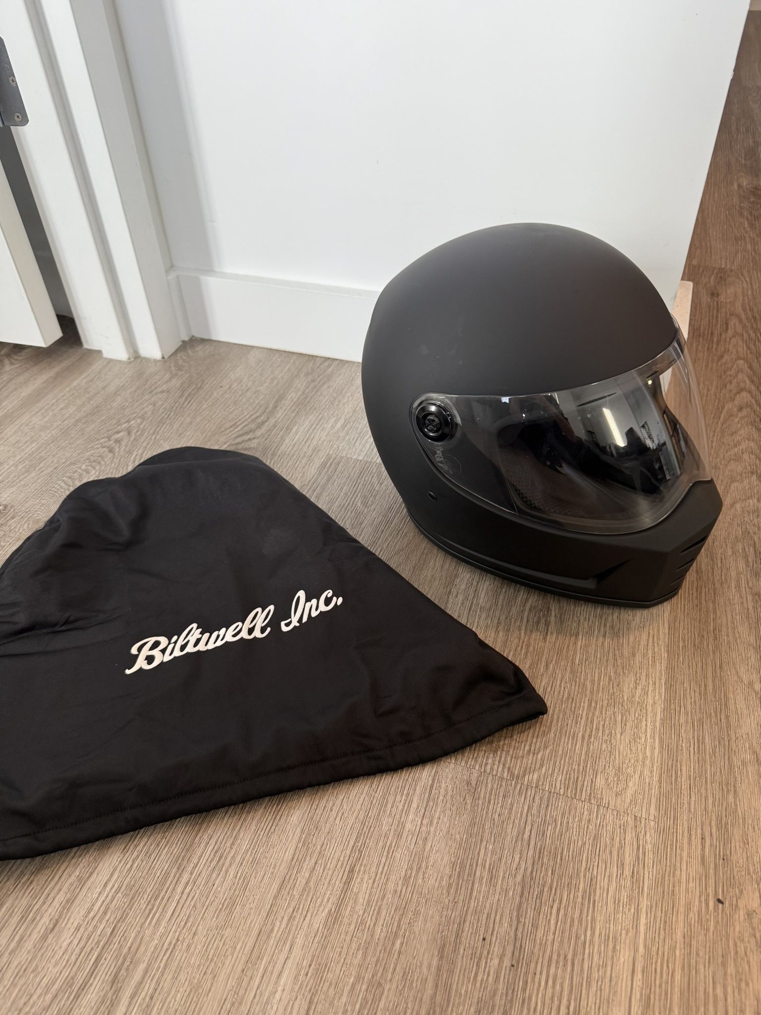 Biltwell Lane Splitter motorcycle Helmet Matte Black Size medium