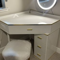 Makeup Vanity 