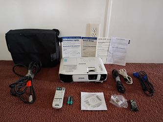 Epson EX5260 LCD Projector w/ Remote, Carry Case