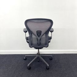 LIKE NEW HERMAN MILLER REMASTERED AERON SIZE B FULLY LOADED DELIVERY AVAILABLE FOR A FEE