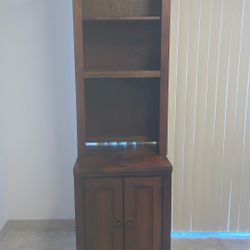 Hutch With 5 shelves