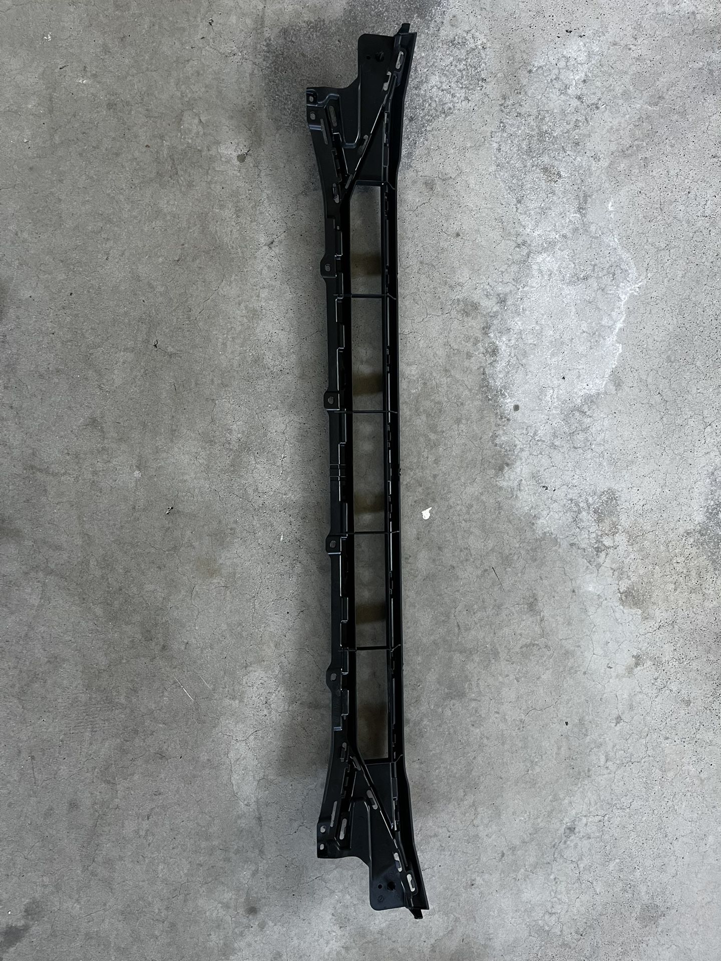 2020-2024 Audi Q7 Center Grille Guard