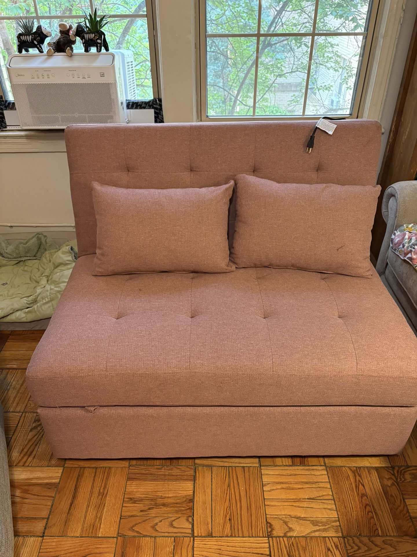 Pink Futon