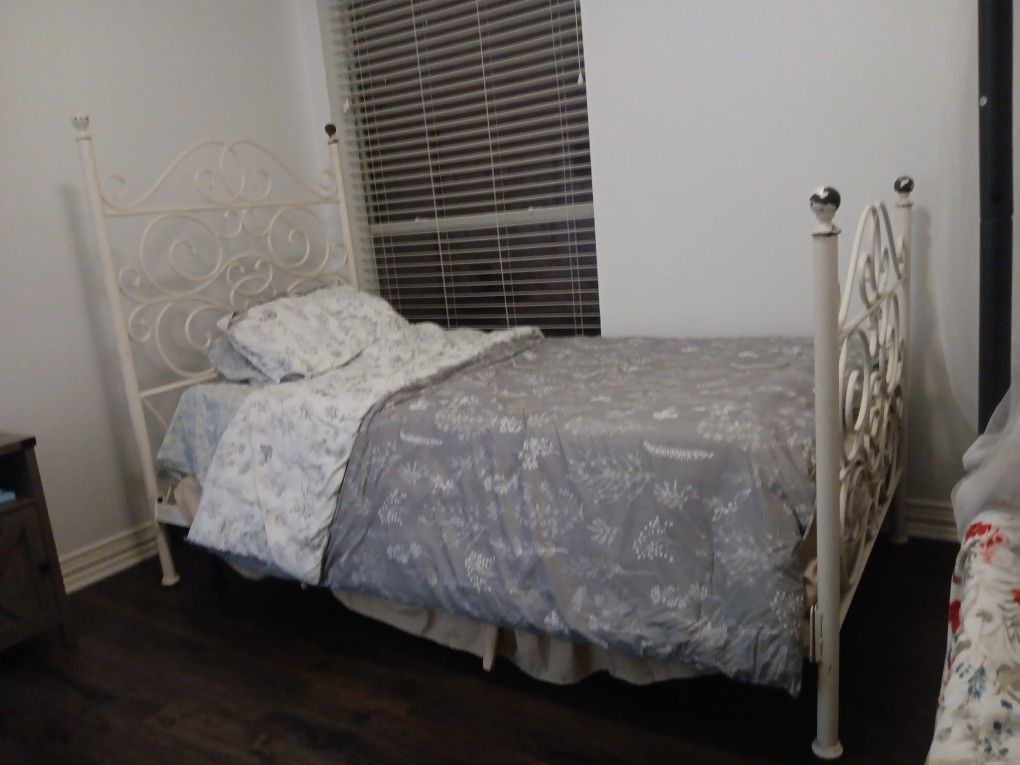 Twin Bed With Frame