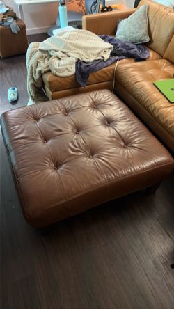 Pottery barn ottoman