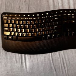 ⌨️ Microsoft Ergonomic Wireless Keyboard + USB Receiver – $15 OBO