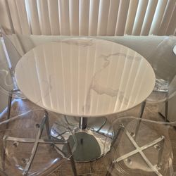 Dinning Table 