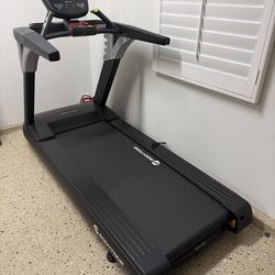 Bodytone treadmill with entertainment system