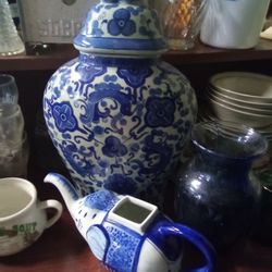Vintage Chinese Ceramic Jar