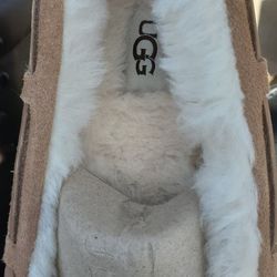 Ugg W Dakota Chestnut Size 6.  7.  9. 