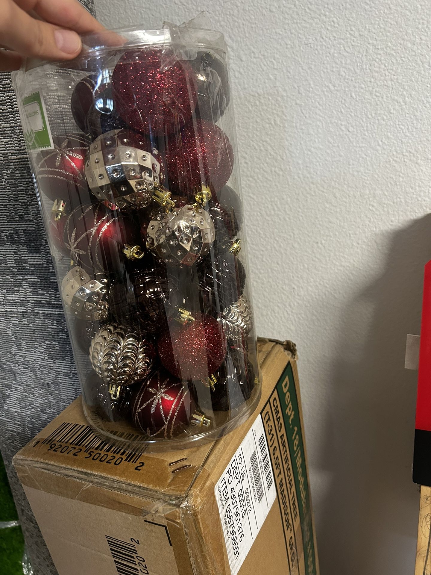Christmas Tree with Decorations – Great Condition