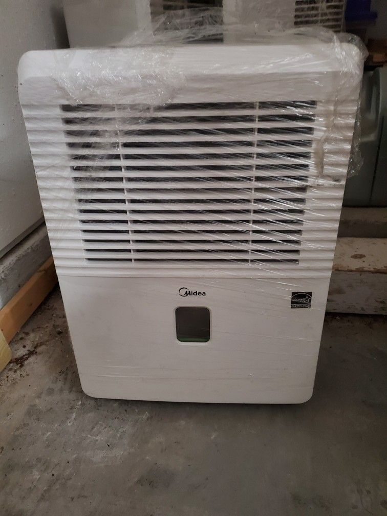 Dehumidifiers For Sale - Barely Ised