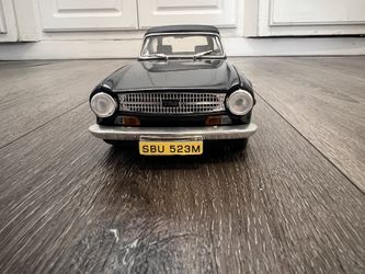 Diecast 1/18 Scale ERTL 1974 Triumph TR6 Britains