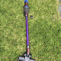Dyson V8 Animal+ Cordless Stick Vacuum Cleaner
