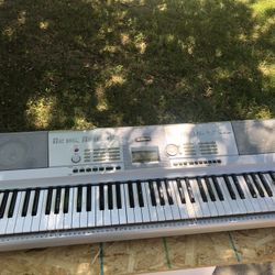 Yamaha Portable Grand Electronic Keyboard