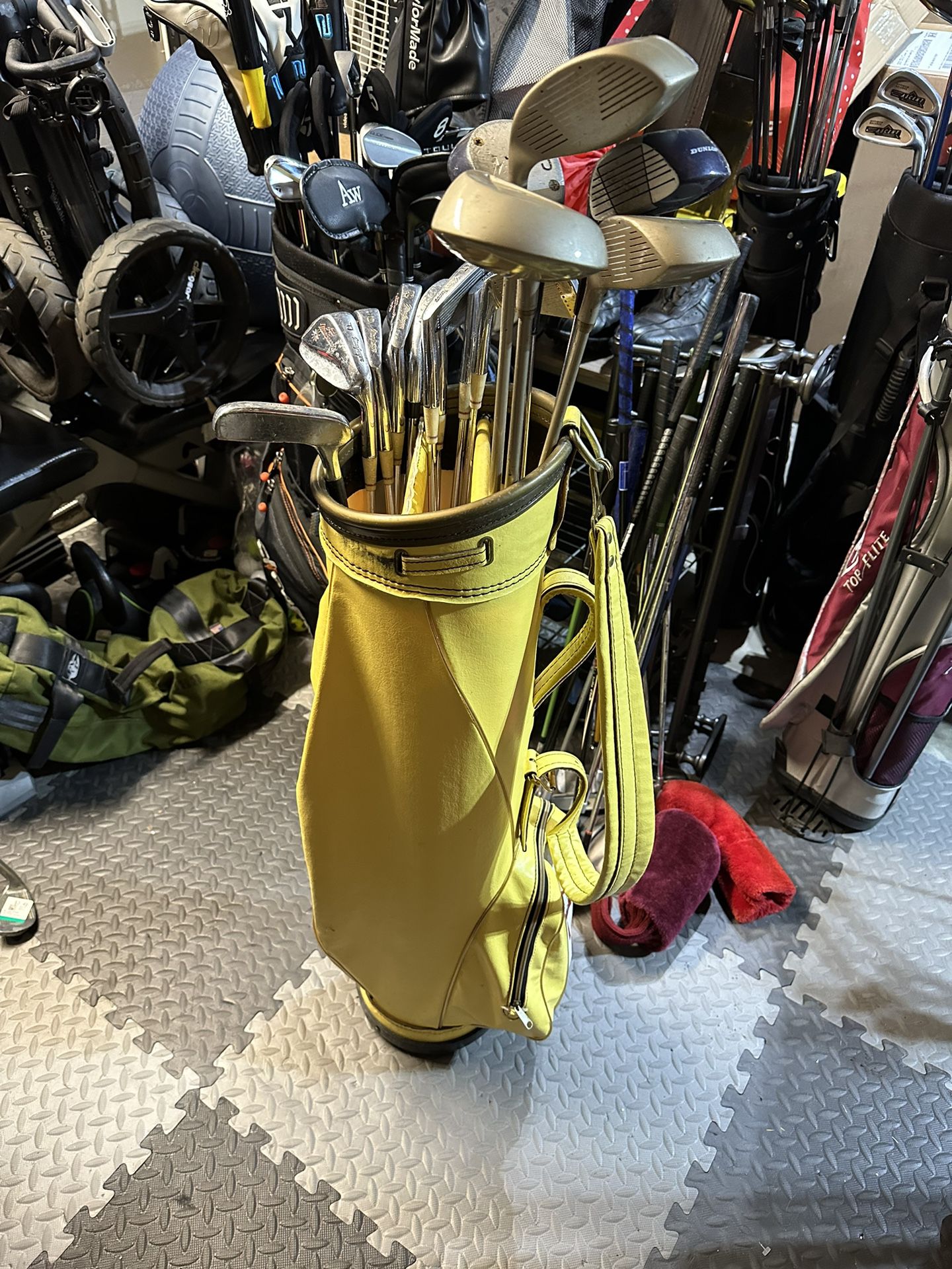 Women’s Golf Clubs and Pull Cart 