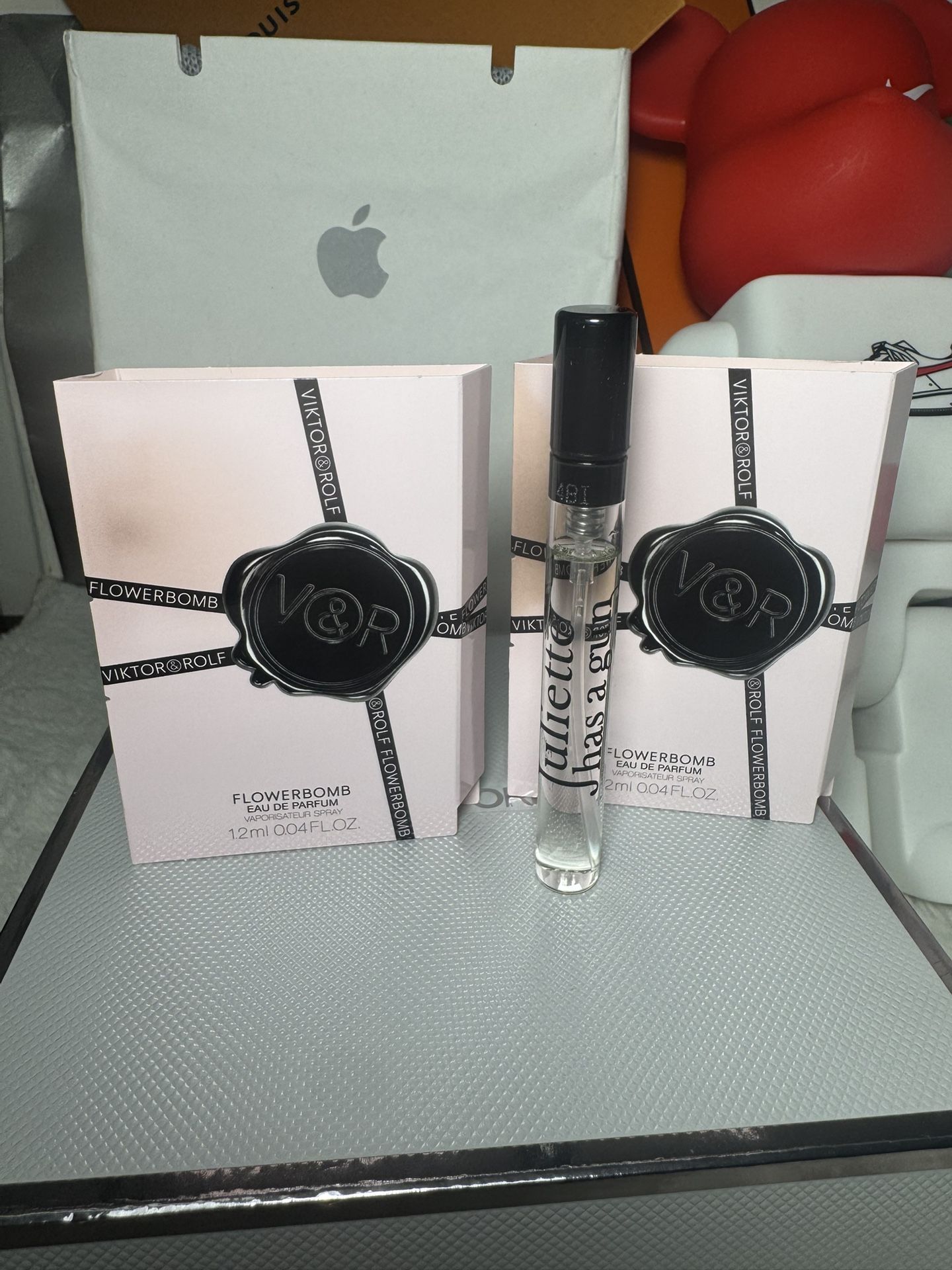 Julliete has a Gun Not a Parfum  travel 5ml  + bonus