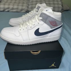 Jordan 1 mid Paris 