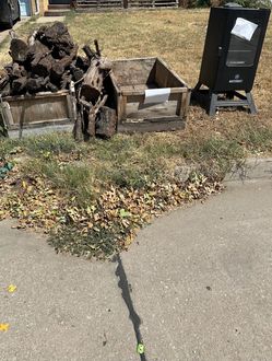 Free: on curb 2440 s oak Wichita ks 67217