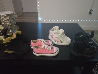 4 pairs of toddler shoes