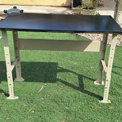 Heavy Duty Shop Table Industrial Work Table Work Bench 