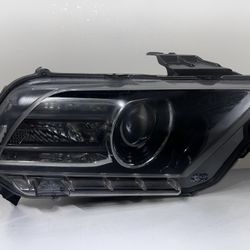 OEM 2013 2014 FORD MUSTANG RIGHT HEADLIGHT XENON PASSENGER DR33-13005-A