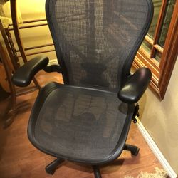 Herman Miller Aeron Size B