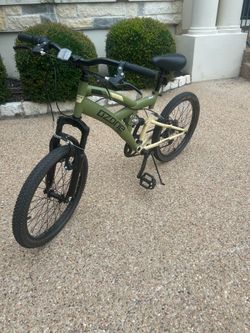 20" Ozone 500 Boys Mountain Bike - 6 Speed (Excellent Condition)