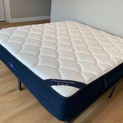 DreamCloud Hybrid King Mattress