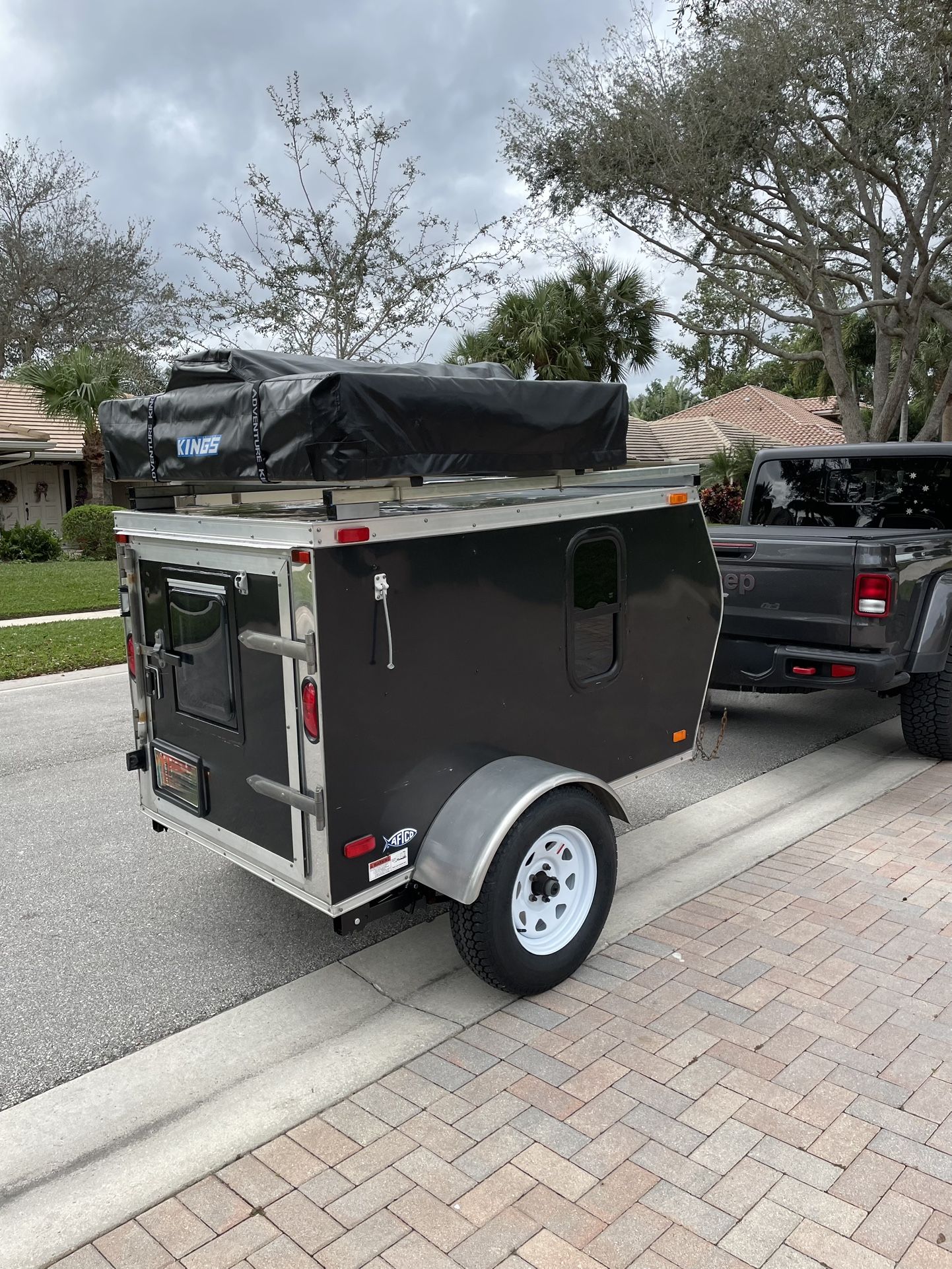 Lightweight Camper Trailer With Rooftop Tent
