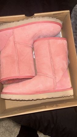 Pink uggs