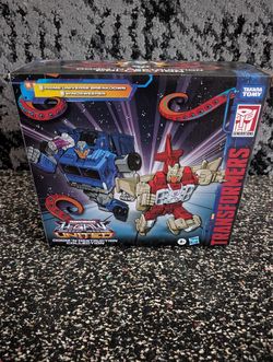 Amazon Transformers Legacy United Doom ‘N Destruction Breakdown & Windsweeper