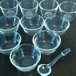 Vintage Glass Ice-ceeam/puding Bowles / Poached Egg + serving spoon. 10 pieces. As new.e