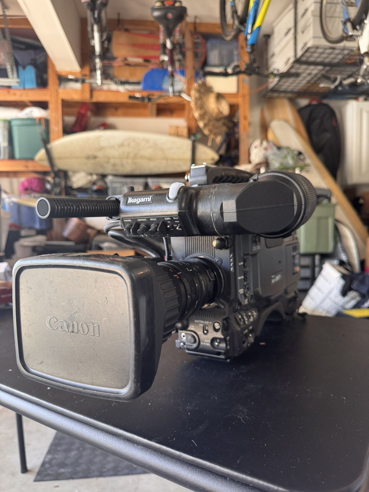 Ikegami Hl Dv7aw Low Hour (Comes With Canon BCTV Zoom Lens And Carrying Case)