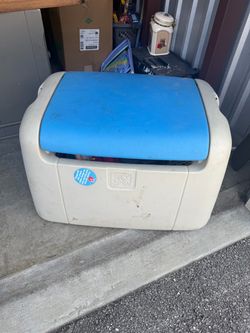 Step2 Plastic Toy Box with Blue Lid with toys
