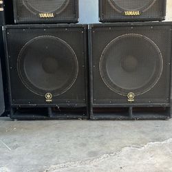 Yamaha SW118V 18" Subwoofers Pair