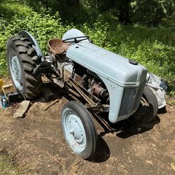 Ford 9N Tractor 1942