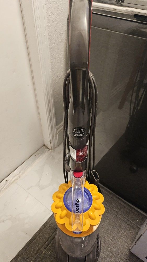 Dyson Upright Vacuum Cleaner