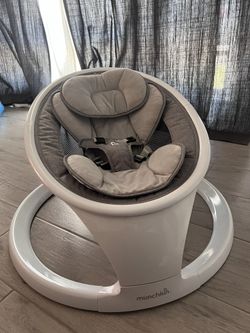 Munchkin Baby Swing with Remote and Bluetooth