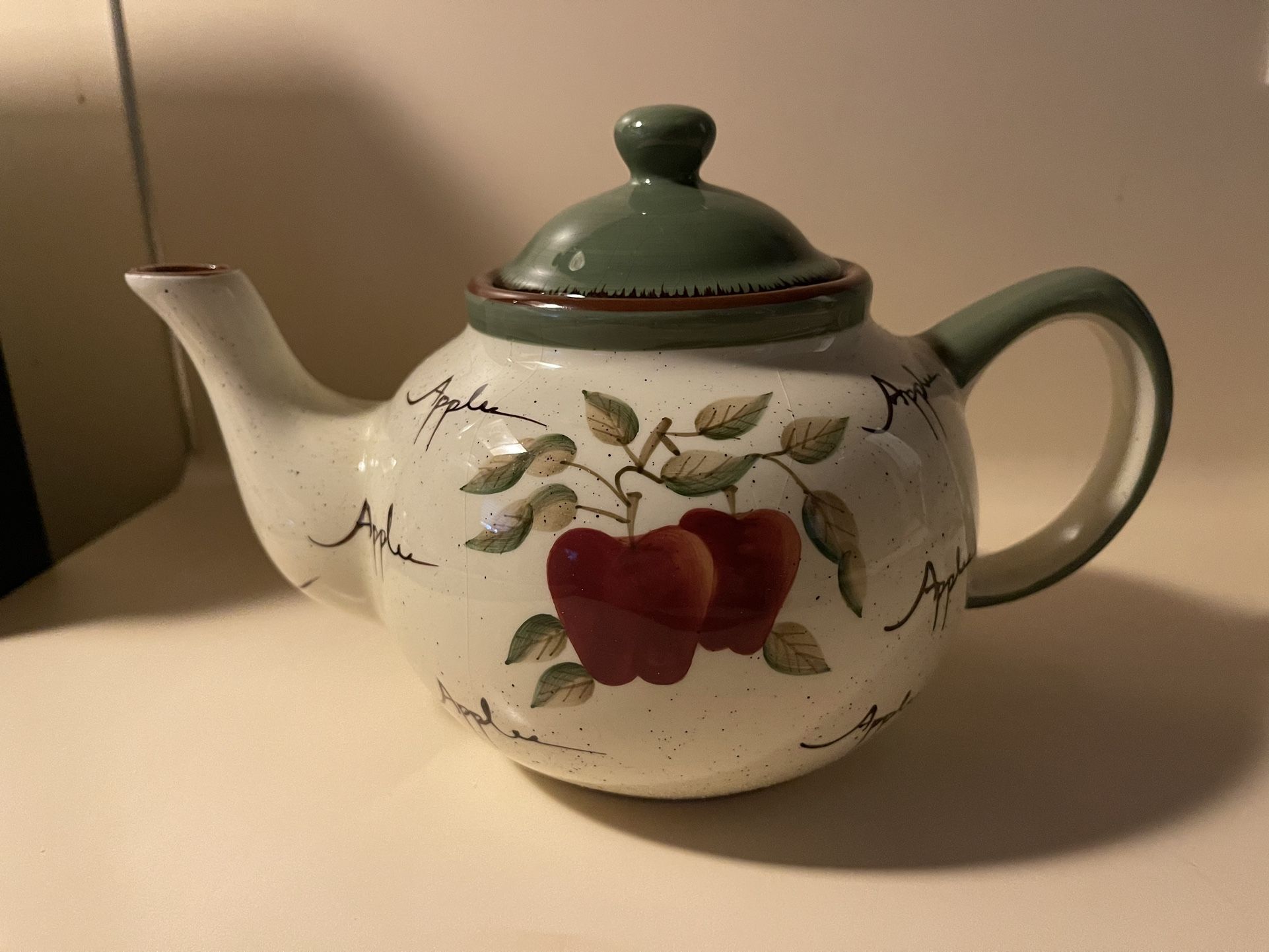 Home Interiors Apple Tea Pot
