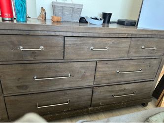 Queen bedroom set